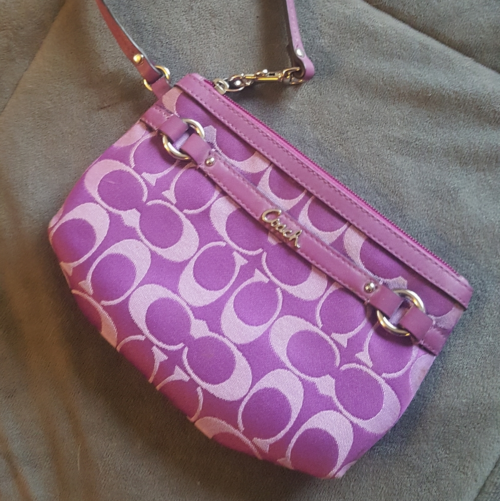 Authentic COACH wristlet - Picture 3 of 11